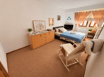WE links Schlafzimmer DG - Attraktives Wohn- und Geschäftshaus mit Rehazentrum und drei Maisonettewohnungen in Dresden