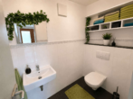 Gäste WC Nebenhaus EG - Attraktives Wohn- und Geschäftshaus mit Rehazentrum und drei Maisonettewohnungen in Dresden