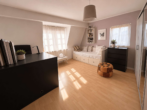 WE rechts Schlafzimmer 1 DG Ha - Attraktives Wohn- und Geschäftshaus mit Rehazentrum und drei Maisonettewohnungen in Dresden