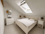 Schlafzimmer Nebenhaus OG - Attraktives Wohn- und Geschäftshaus mit Rehazentrum und drei Maisonettewohnungen in Dresden