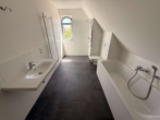 Badezimmer Dachgeschoss - Mehr Raum für dich – 2-Etagen-Wohnung für dein nächstes Kapitel