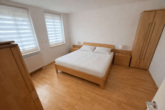 Schlafzimmer - Ein Wohnkonzept mit Seltenheitswert – großzügige Eigentumswohnung mit ausgebautem Dachspitz