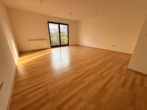 Wohnzimmer mit Blick von Wohnk - Ihr neues Zuhause – modern und lichtdurchflutet