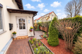 Hauseingang - Dein eigenes Zuhause in Radeberg – Doppelhaushälfte mit Potential und Garten